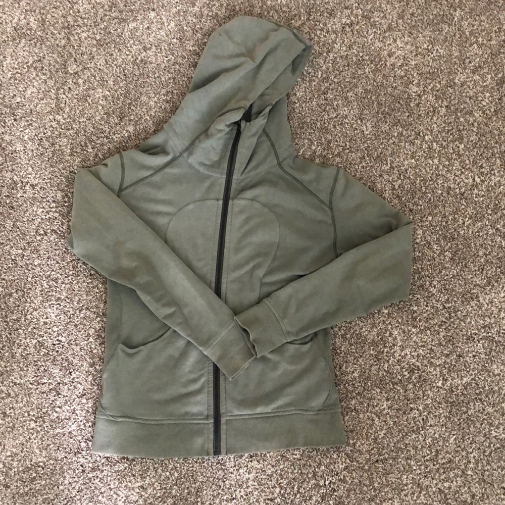 Heathered Green Lululemon light weight scuba sz:8